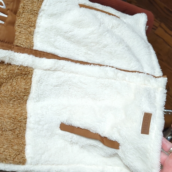 MarleyLilly Sherpa vest NWT - Picture 4 of 4